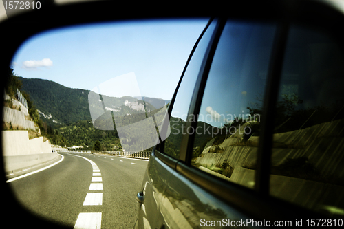 Image of Car mirror reflection