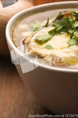 Image of French onion soup with ingredients