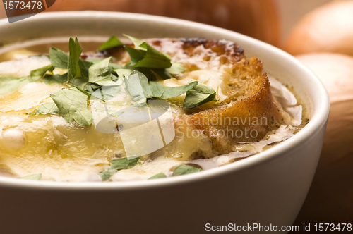 Image of French onion soup with ingredients