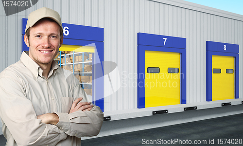 Image of smiling delivery man