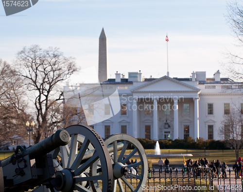 Image of Civil war cannons at White House