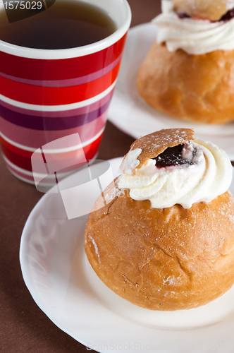 Image of Rich rolls with a cream, a close up