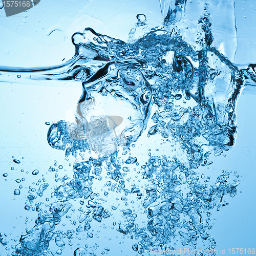 Image of bubbles in water