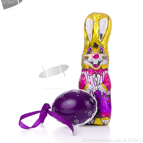 Image of easter bunny with egg
