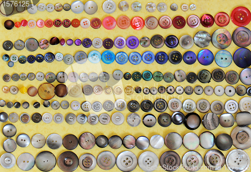 Image of different color buttons