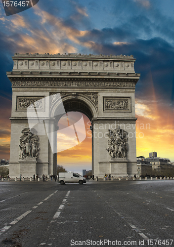 Image of Colors of Sky over Triumph Arc, Paris