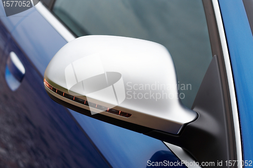 Image of Rear-view mirror detail