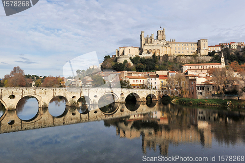 Image of Beziers cathedral and old bridge