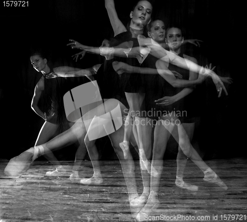 Image of Ballerina in Studio On Pointe