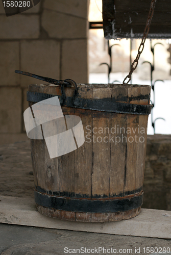 Image of wooden bucket