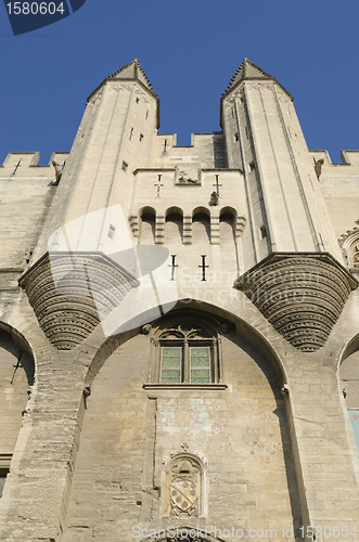 Image of front of palace of popes in Avignon