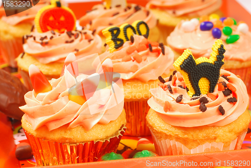 Image of Halloween cupcakes on a serving tray