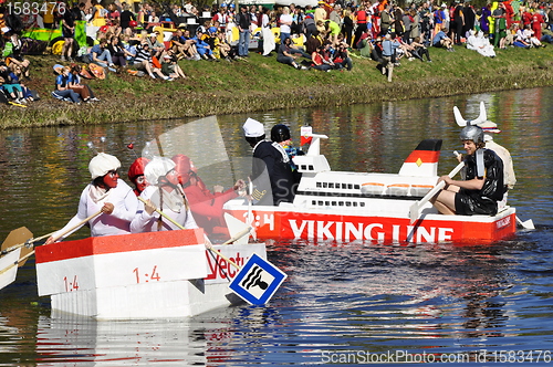 Image of A funny boat race