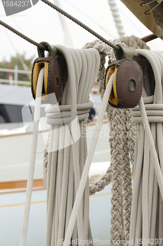 Image of pulleys and ropes of sailing