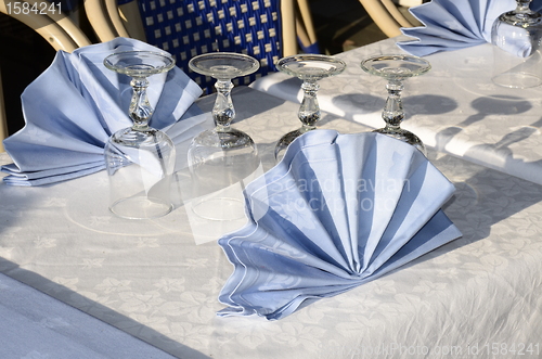 Image of restaurant table standing