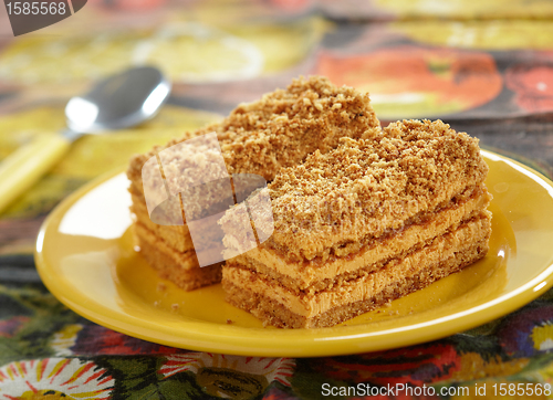 Image of two slices of honey cake
