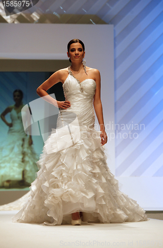 Image of Wedding dresses fashion show 