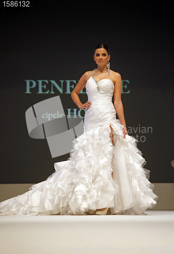 Image of Wedding dresses fashion show 