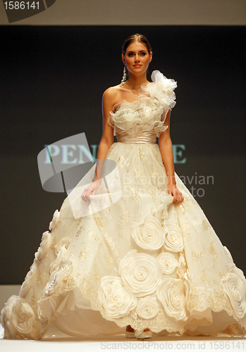 Image of Wedding dresses fashion show 