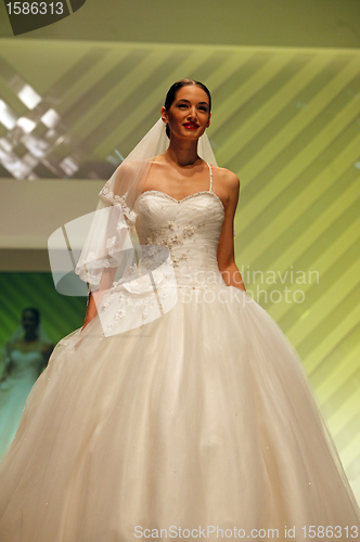 Image of Wedding dresses fashion show 