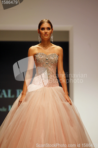 Image of Wedding dresses fashion show 
