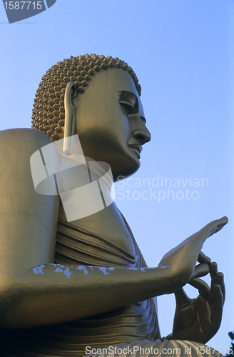 Image of Golden Budha statue at dambulla Sri lanka