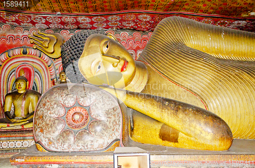 Image of lying Buddha statue