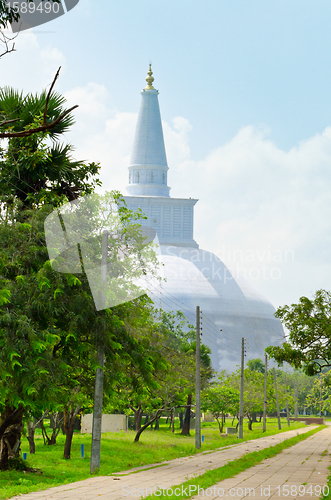 Image of Ruvanmali Maha Stupa Anuradhapura