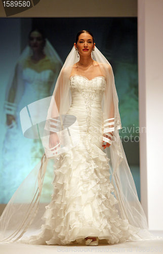 Image of Wedding dresses fashion show 