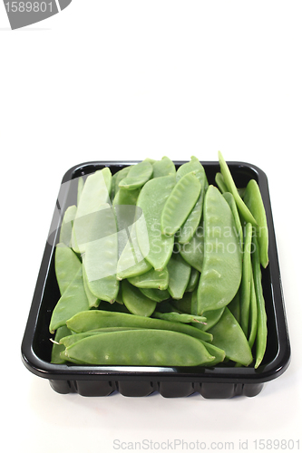 Image of green Sugar peas in a bowl
