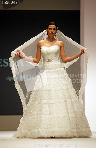 Image of Wedding dresses fashion show 