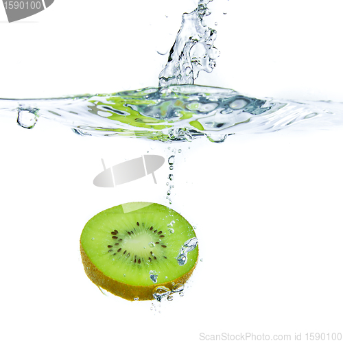 Image of kiwi splashing