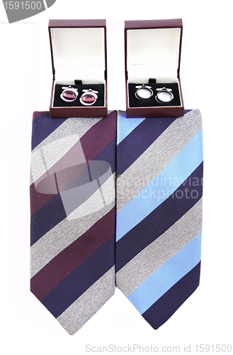 Image of Man's tie with cuff links