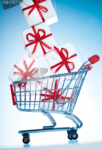 Image of shopping cart ahd gift