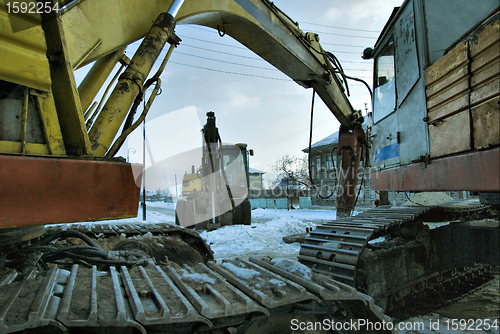 Image of Dredge in city