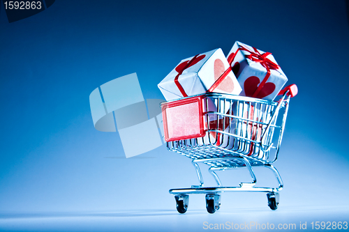 Image of shopping cart ahd gift