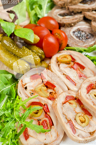 Image of Cutting stuffed meat