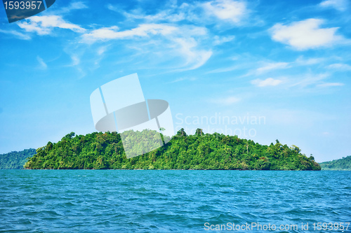 Image of deserted tropical island