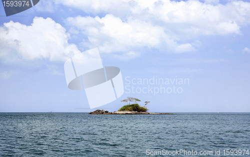Image of deserted tropical island