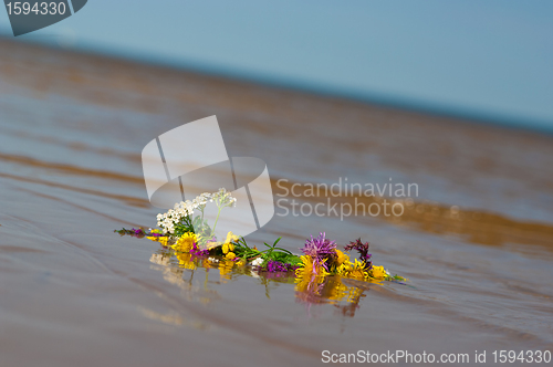 Image of circlet of flowers