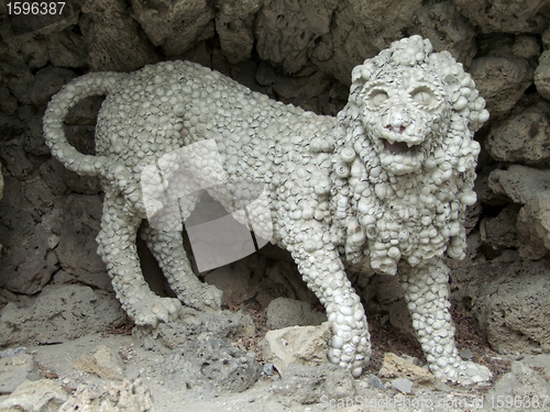 Image of lion sculpture