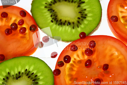 Image of tomatoes and kiwi
