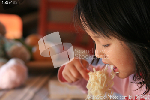 Image of children eating