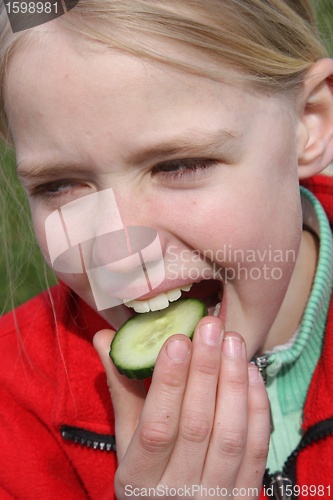 Image of children eating