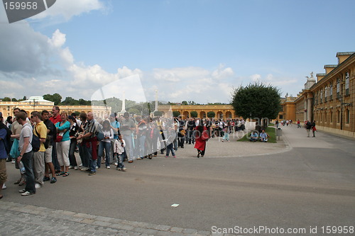 Image of The long wait of Schloß Schönbrunn