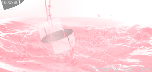 Image of strawberry milk splash