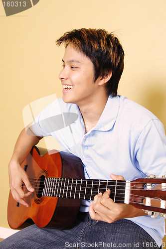 Image of Guitar player