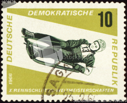 Image of Descent to sledge on post stamp