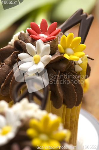 Image of Spring muffins decorated with flower petals with tulips 