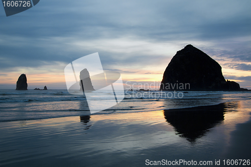 Image of Haystack Rock on Cannon Beach Oregon